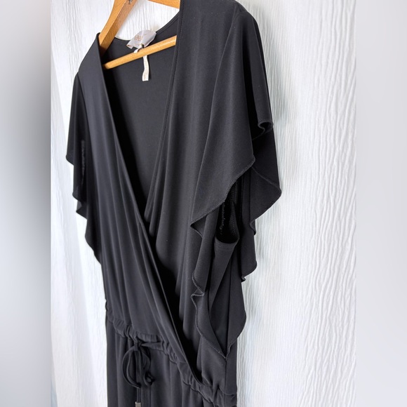 Laundry By Shelli Segal Black Wrap, Flutter Sleeve Romper Women’s size Medium - Picture 3 of 7